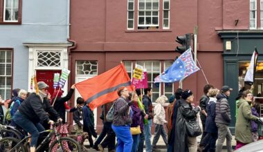 ‘Unity march’ welcoming refugees draws large crowds through Oxford