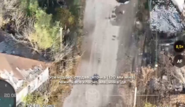 Ground Kamikaze Drone of K2 Brigade Takes Out Russian Soldiers. It's the First Time When ground drone is used against infantry.