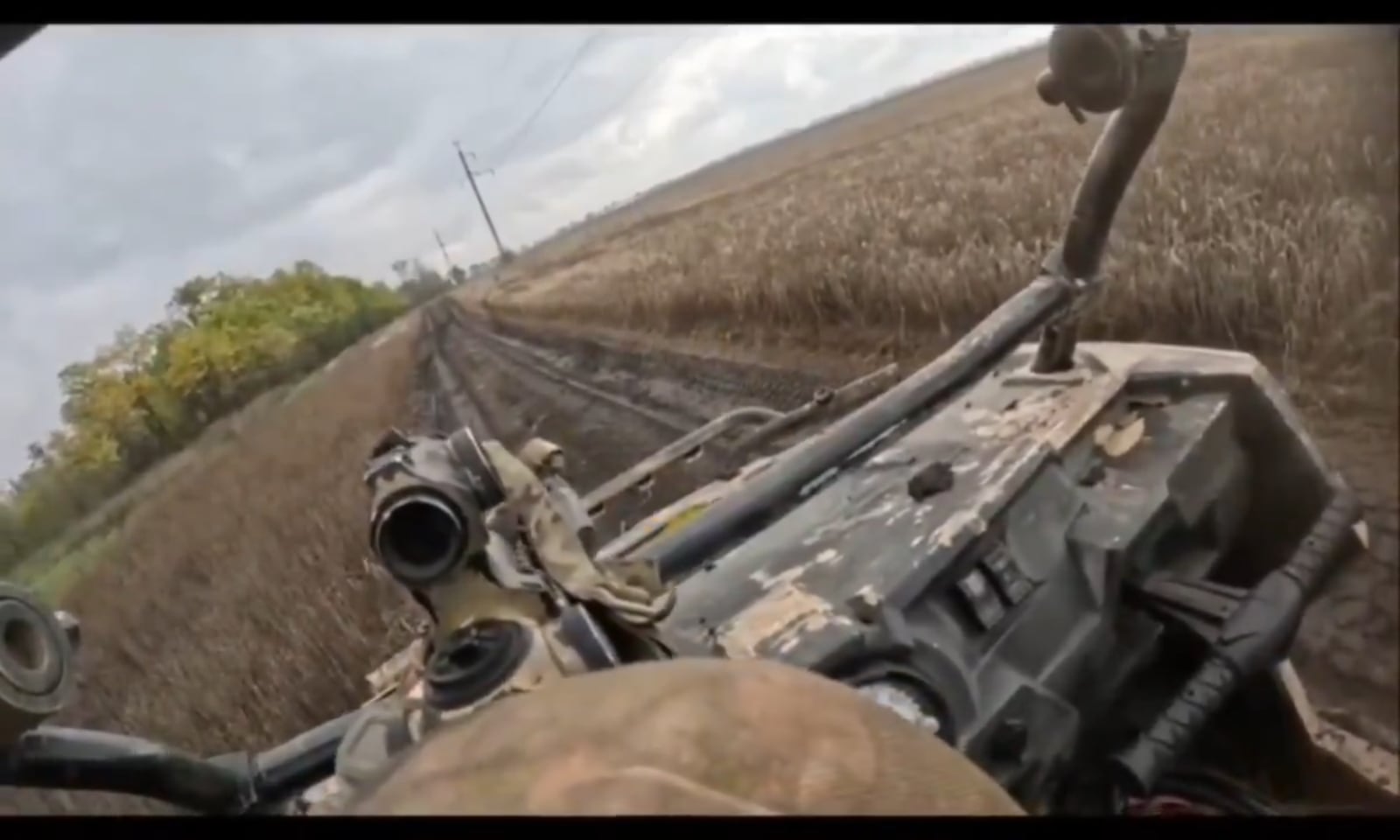 Ukrainian soldier from the "Gentleman's team" destroys a Russian FPV drone, which he spots while moving in the Pokrovsk direction, Donetsk region. Published 11.11.2025