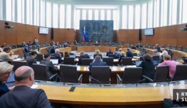 DZ bo obravnaval spremembe, po katerih bi tujci hitreje prišli do slovenskega vozniškega dovoljenja