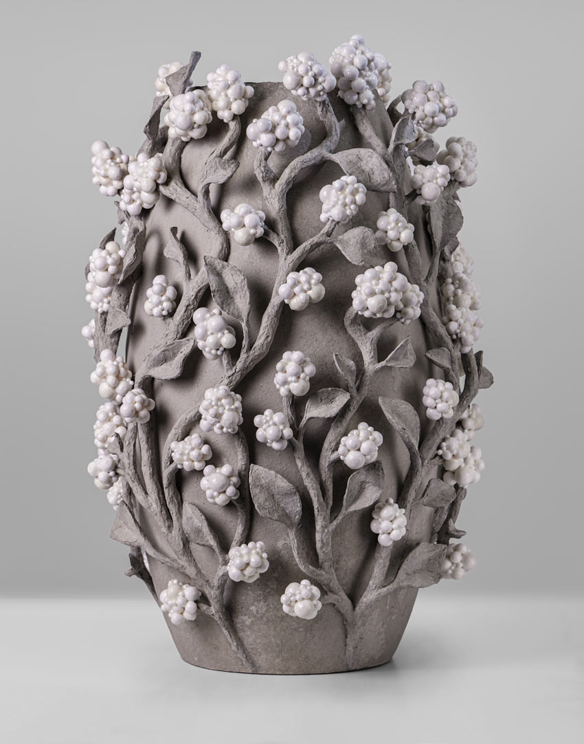 Laure Mackel, La dentelle en floraison, 2025, papier-mâché © Mathilde Magne