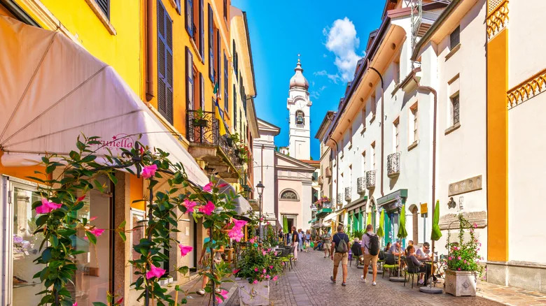 A vibrant street in Menaggio
