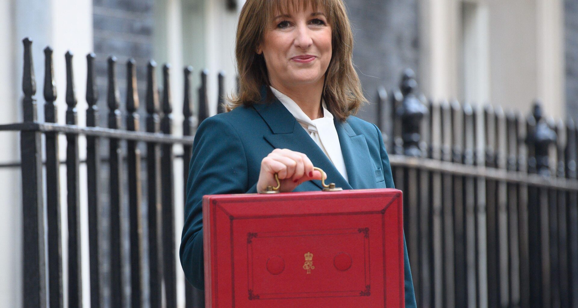 New Tax Policy in Great Britain: Who Will Gain and Who Will Lose