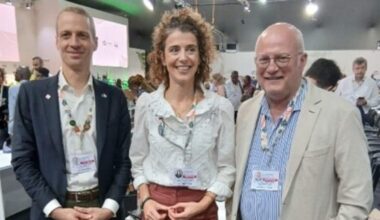 V.l.n.r.: Serge Wilmes (CSV), Minister für Umwelt, Klima und Biodiversität ,Sophie Hermans, niederländische Ministerin für Klimapolitik und grünes Wachstum sowie Jean-Luc Crucke, belgischer Minister für Klima und ökologischen Wandel, auf der Weltklimakonferenz.