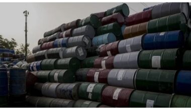 Russian Oil Barrels Stranded At Sea, Crude Prices Slide Further As Peace-Deal Signals Grow Stronger