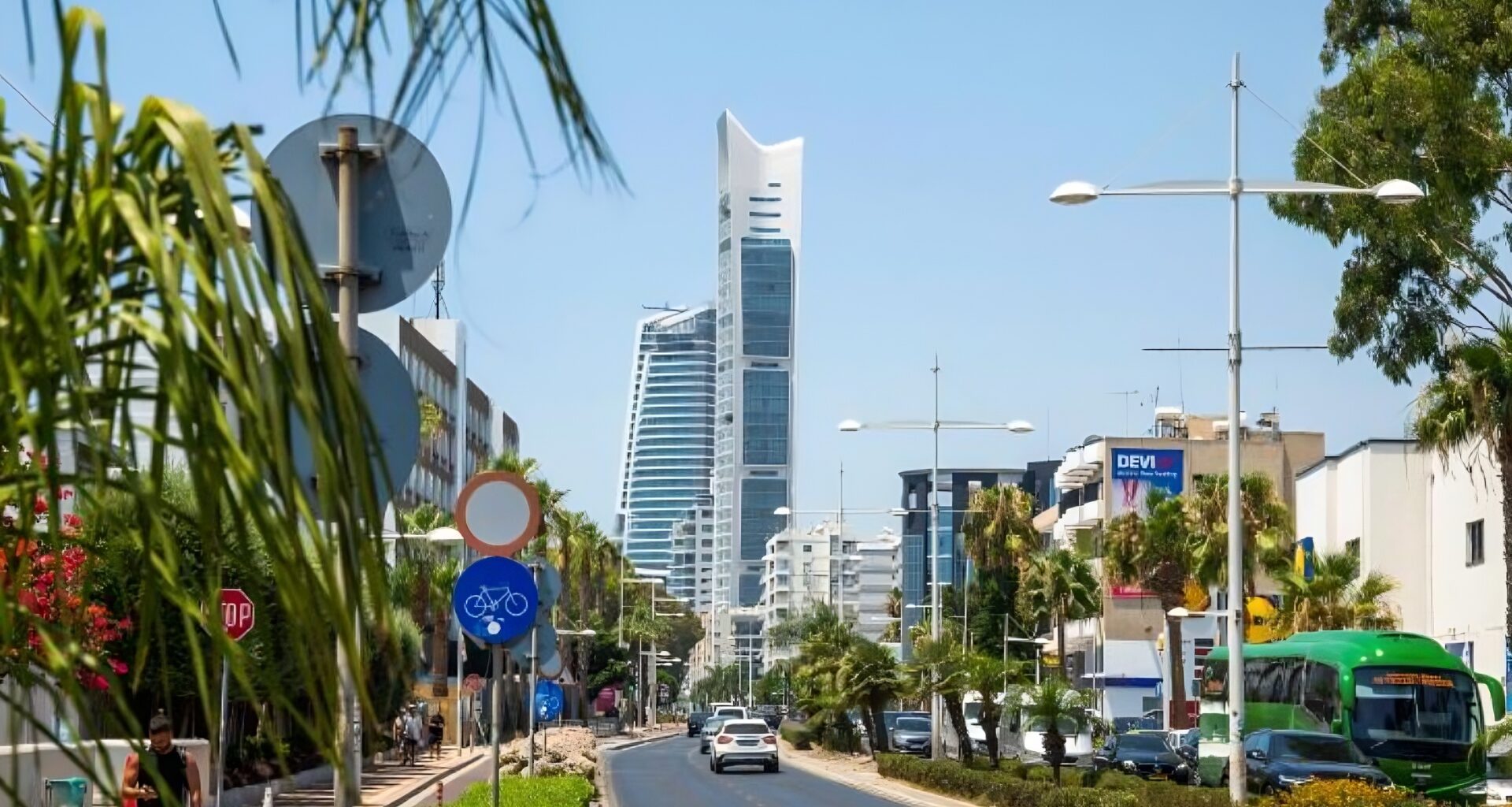 cover Cyprus economy outpaces EU as banking sector strengthens