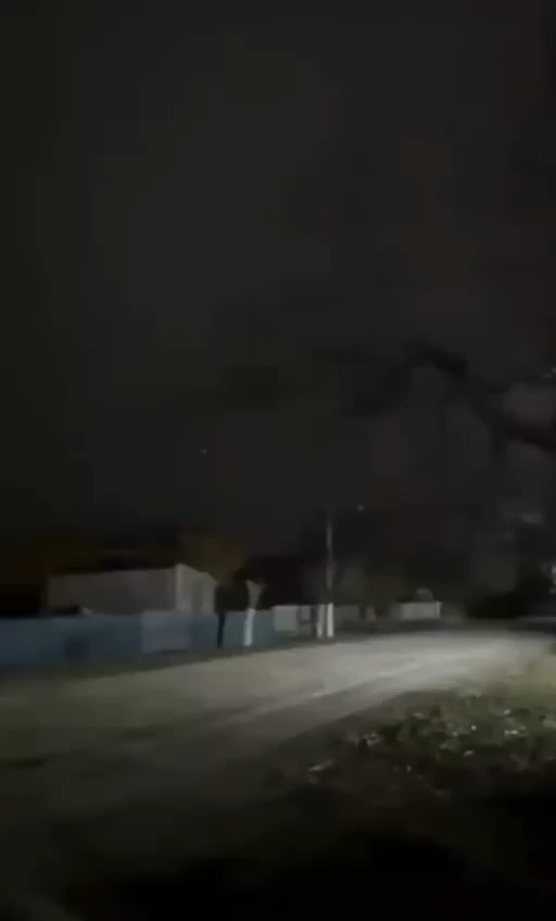 Rare ground footage showing a Ukrainian helicopter shooting down an Iranian/Russian "Shahed" UAV during the night.