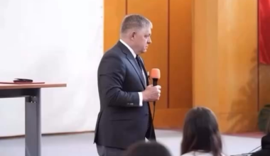 Ako sa dokaze tento clovek pozriet kazde rano do zrkadla