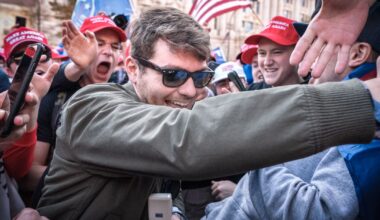 Nick Fuentes splittrar Trumps Magarörelse