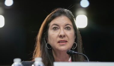 Former Fed governor's stock trades violated the central bank's ethics rules