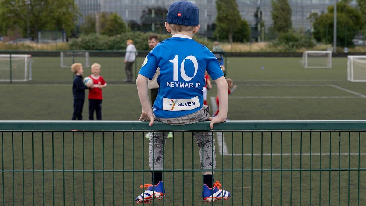 Organisationer slår alarm: Tusindvis af kontanthjælpsfamilier med børn mister tillæg til fritidsaktiviteter