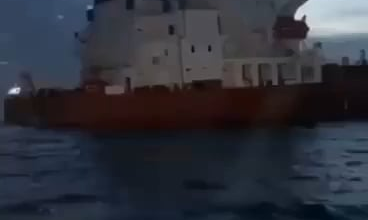Footage of the Russian shadow fleet "Mersin" sinking off the coast of Senegal. The tanker moved from the port of Taman to Africa.