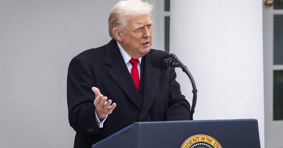 Šveicarų parlamentarai prašo ištirti, ar verslininkų Donaldui Trumpui įteiktos dovanos buvo teisėtos