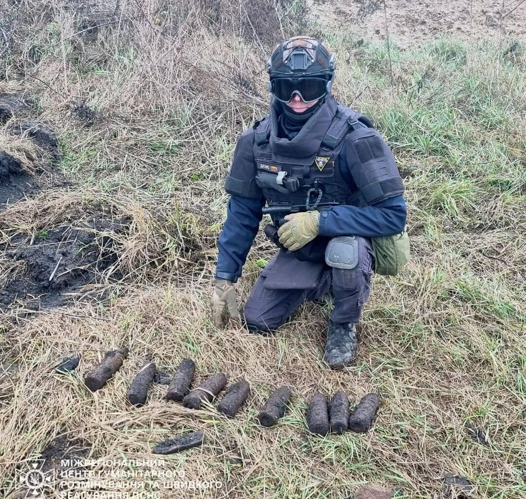 Ukrainian Sappers discovered and removed World War II-era munitions that wwre were discovered in the Kharkiv Oblast. The munitions were found during agricultural work.
