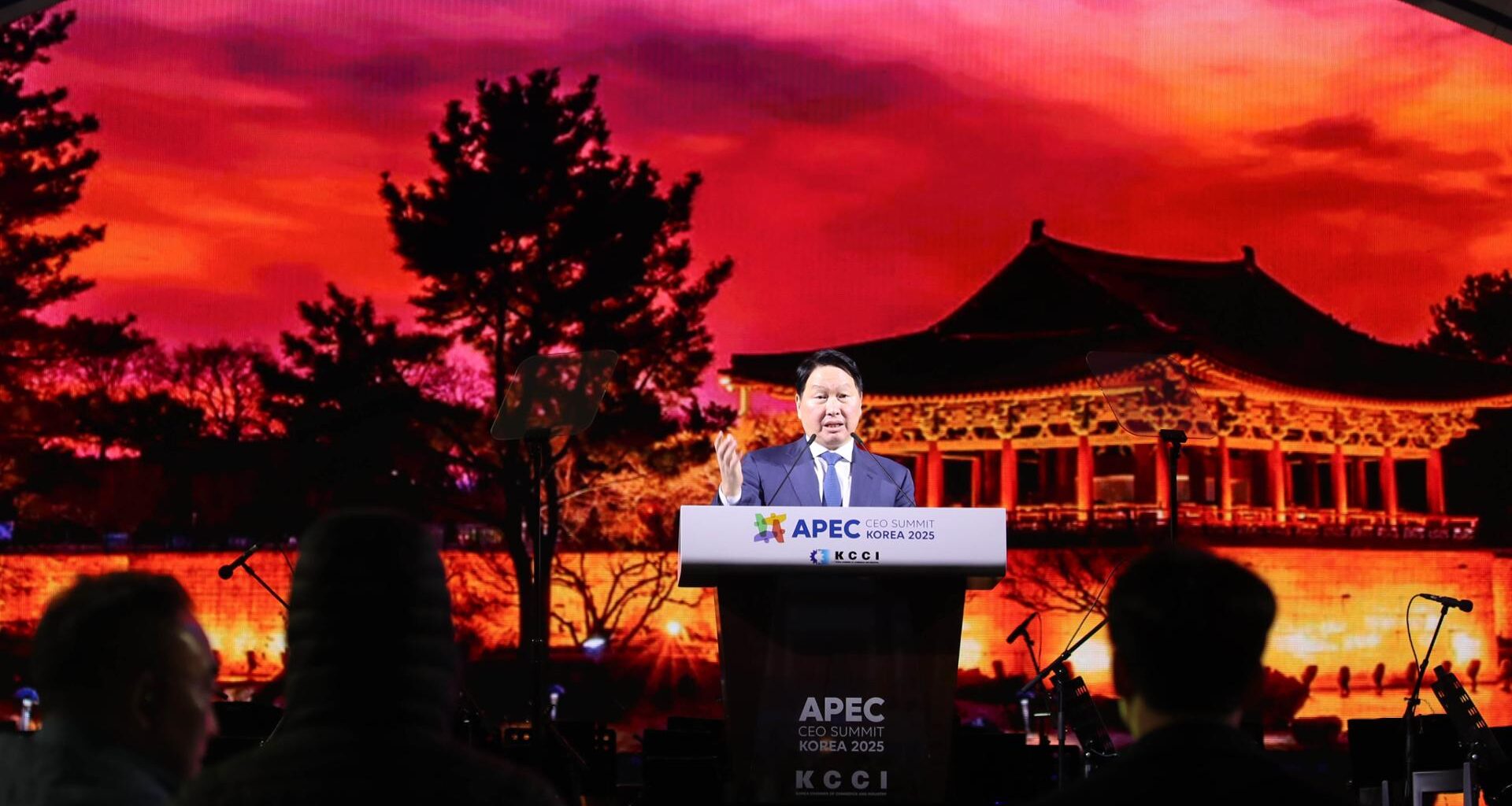 SK chairman says Korea can serve as ‘test bed’ for global AI development