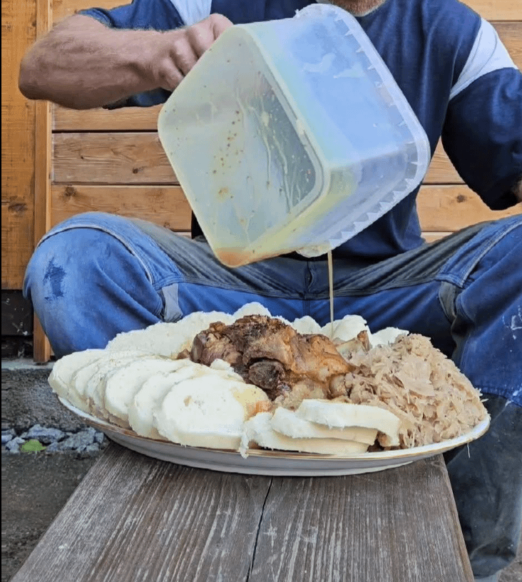 Dám si jen tři knedlíky, babi!