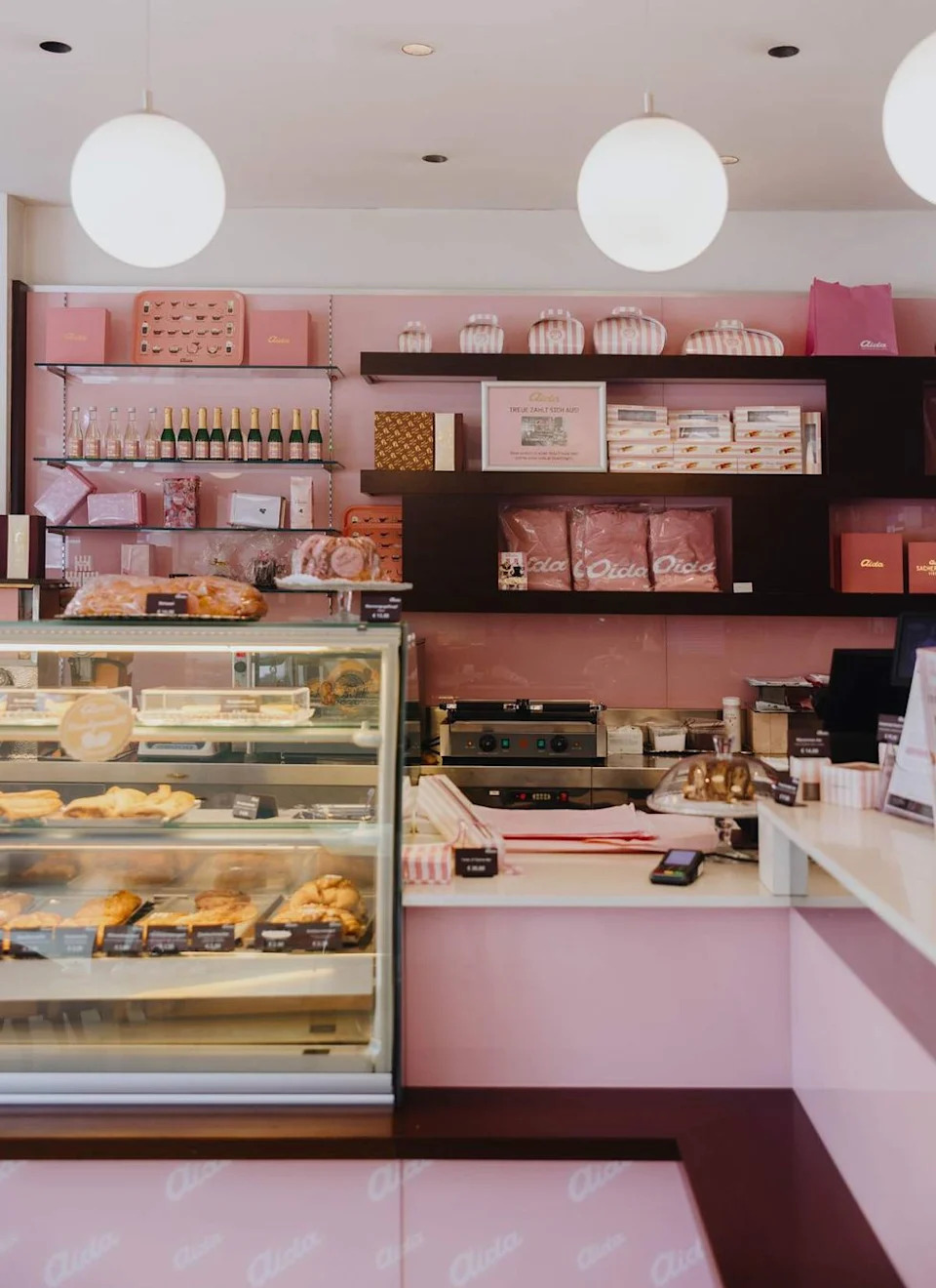 The inside of an Aida cafe in Vienna