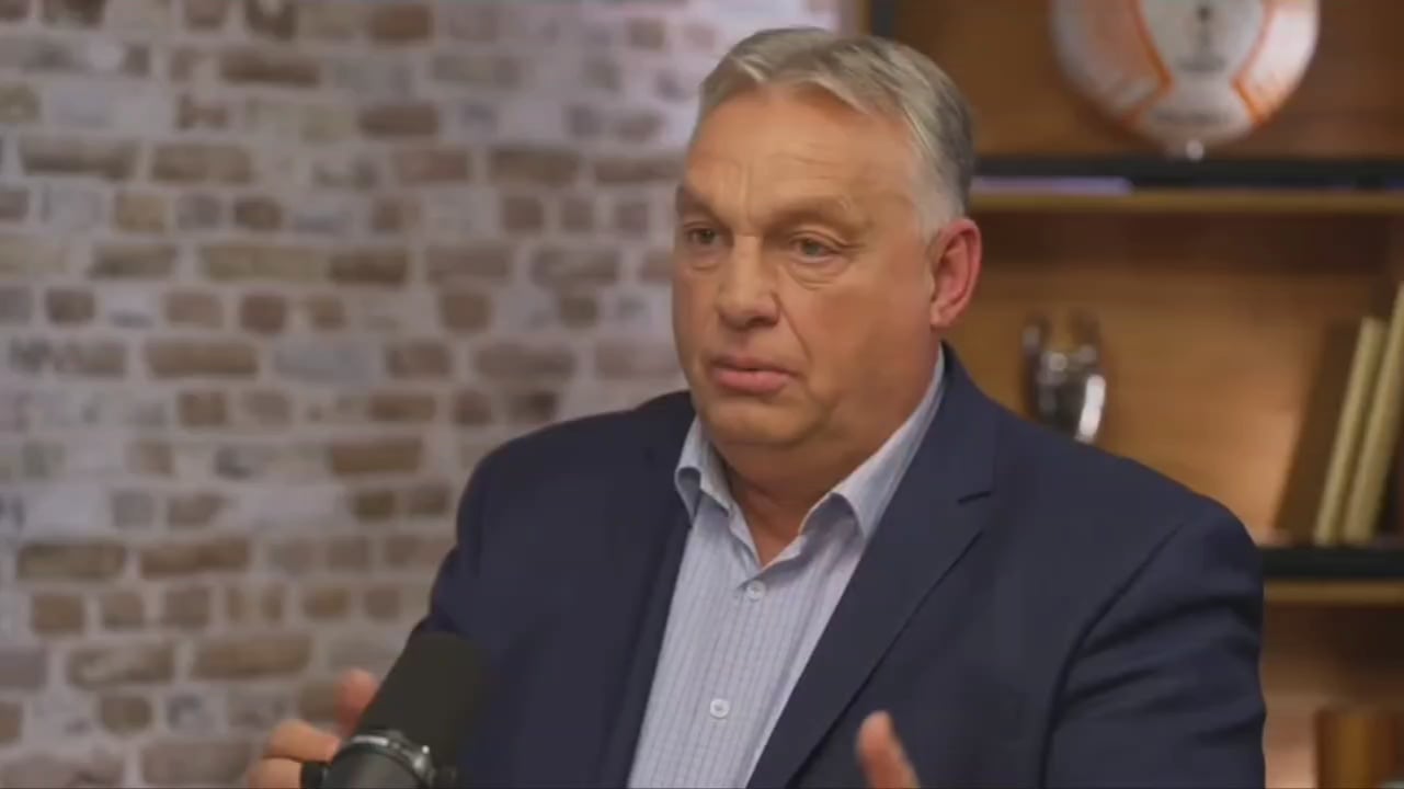 Orbán nagy mókamester: szerinte a magyar fociklubok tőkehiányosak, nincs elég pénzük, az állam pedig nem ad nekik egy fillért se, csak a nagy állami cégek, DE AZ MÁS