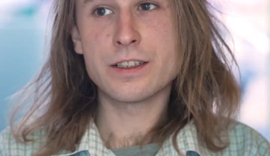 Berlingske: En række unge fortæller nu, hvordan politifolk fra Nordsjællands og KBHs Politi inden for de seneste år har udsat dem for ydmygende og ubegrundede nøgenvisitationer.