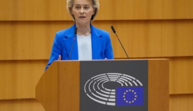 Von der Leyen threatens more joint debt to force states to agree to help Ukraine with Russian money