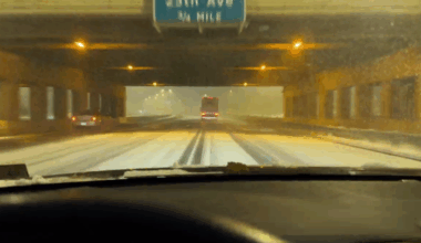 Winter Storm Warning continues for much of Chicago area as heavy snow falls