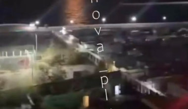 Russian Air Defense misses Neptune cruise missiles in Novorossiysk right before being hit