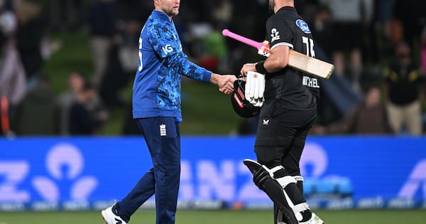 New Zealand wins the toss and bowl in the 3rd ODI against England