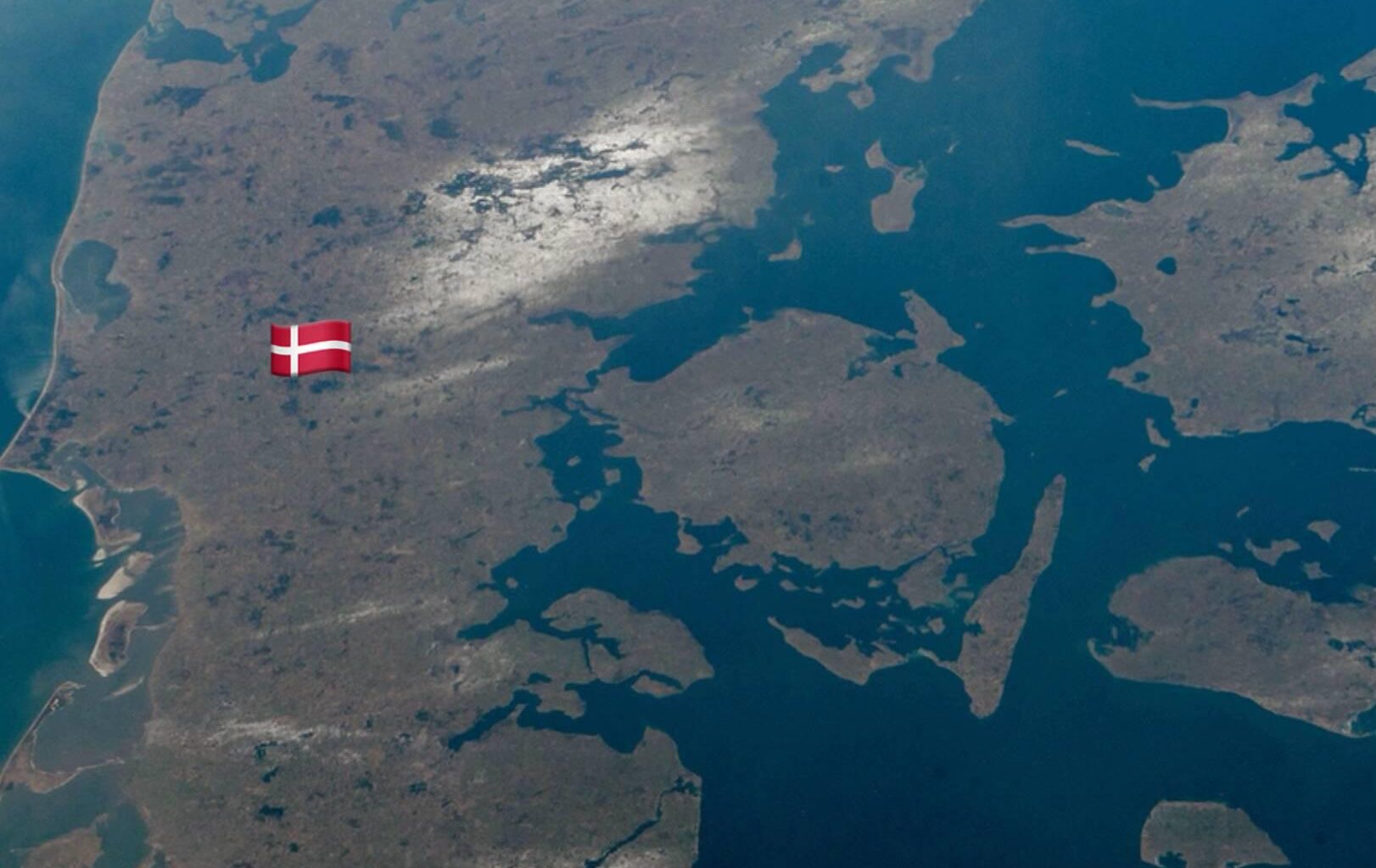 Europe's internal borders disappeared because they were imaginary lines dividing the same people. The next step is to federalize