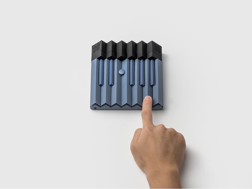 everglow compact music sketchbook uses generative AI for real-time sound compositions