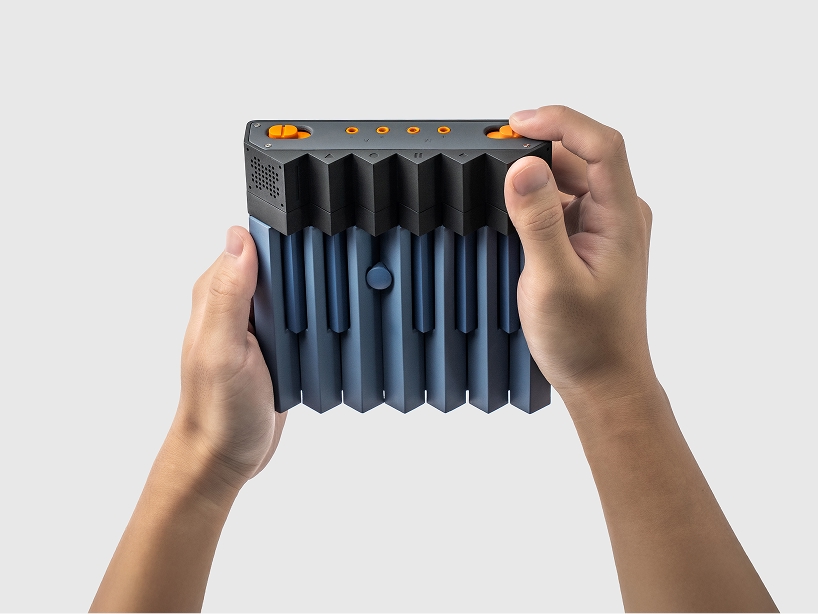 everglow compact music sketchbook uses generative AI for real-time sound compositions