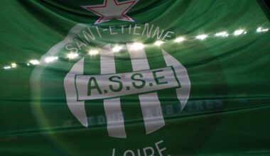 La rencontre du 7e tour de Coupe de France entre Quetigny, club de Régional 2, et Saint-Etienne stoppée à la mi-temps à cause du brouillard - L'Équipe