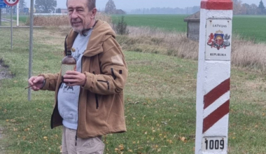 A pro-Russian journalist who fled Latvia for Belarus has been granted refugee status.