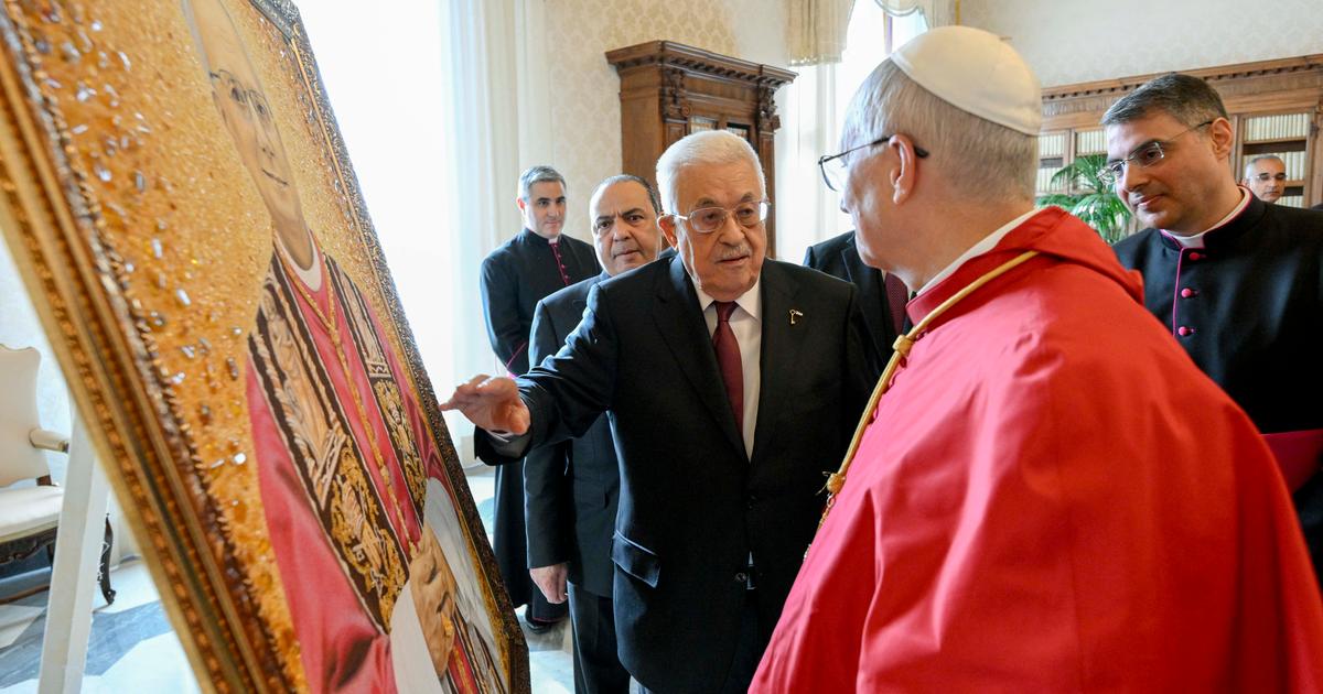 Pope welcomes Palestinian leader; discusses Gaza, peace