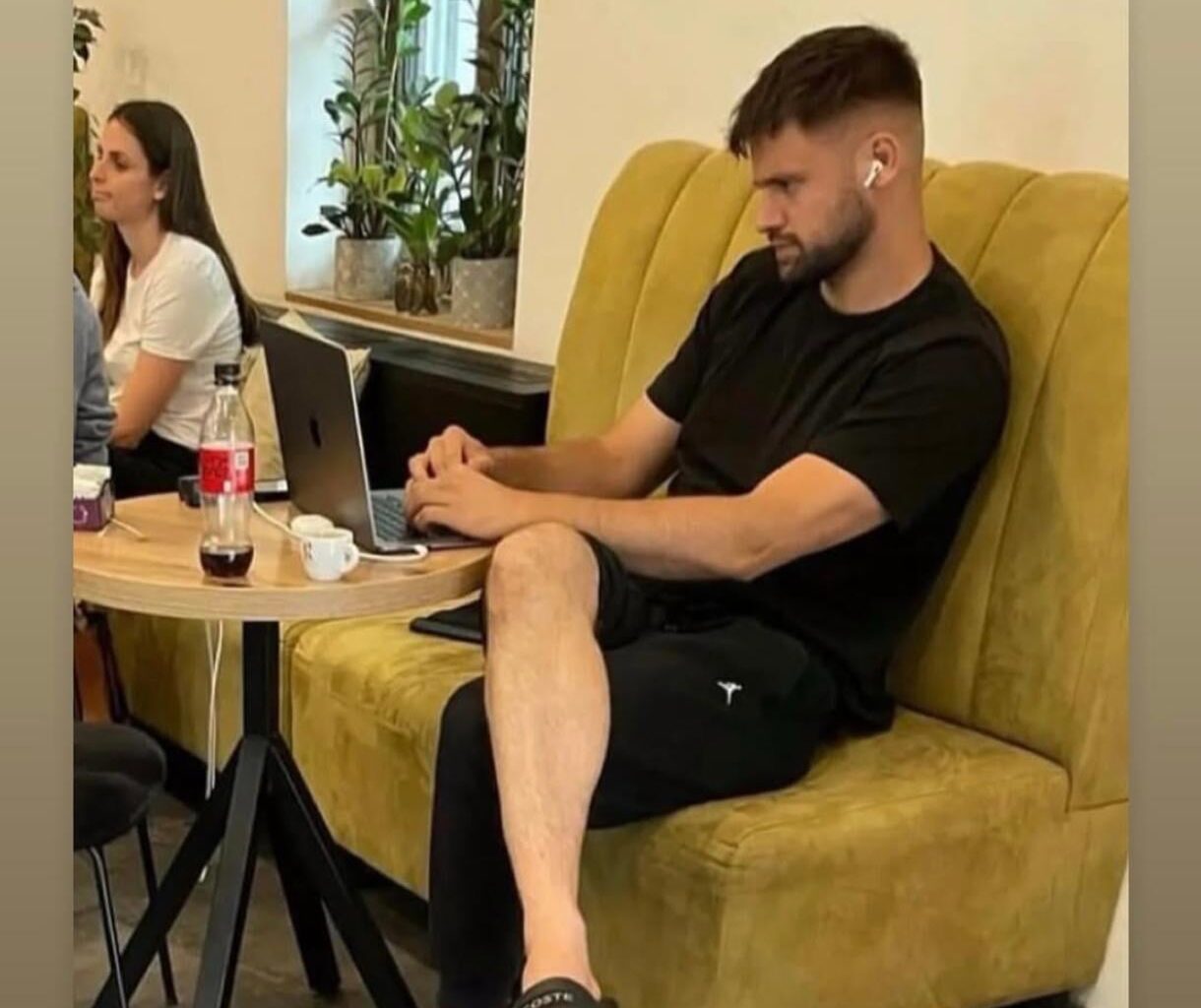 Ťažký to život tohto "alfasamca"