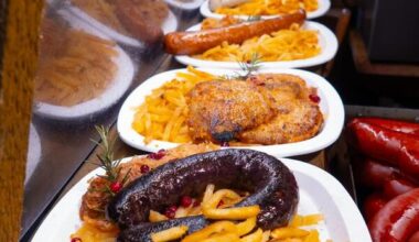 FOTOD: 16 eurot ühe vorsti eest – Tallinna jõuluturg paneb rahakoti vilisema!