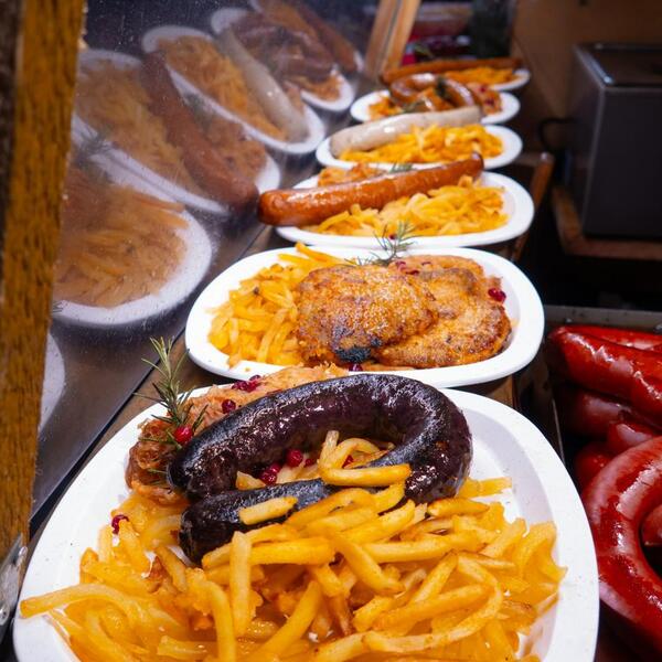 FOTOD: 16 eurot ühe vorsti eest – Tallinna jõuluturg paneb rahakoti vilisema!