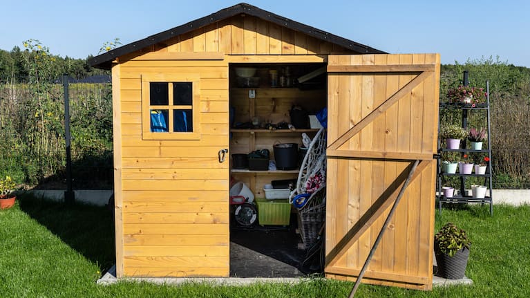 Cabinet agreed to remove the minimum setback distance for single-storey buildings under 10 square metres and reduce it to one metre for buildings between 10 and 30 square metres.