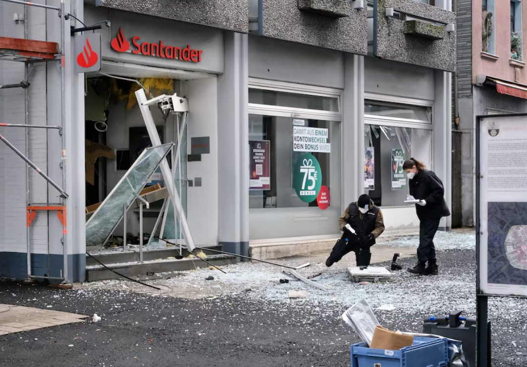 INSIGHT: German crackdown pushes Dutch ATM bandits towards Austria