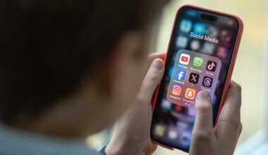 Meta gives Australian kids 2-week warning to delete accounts as world-first social media age restrictions loom