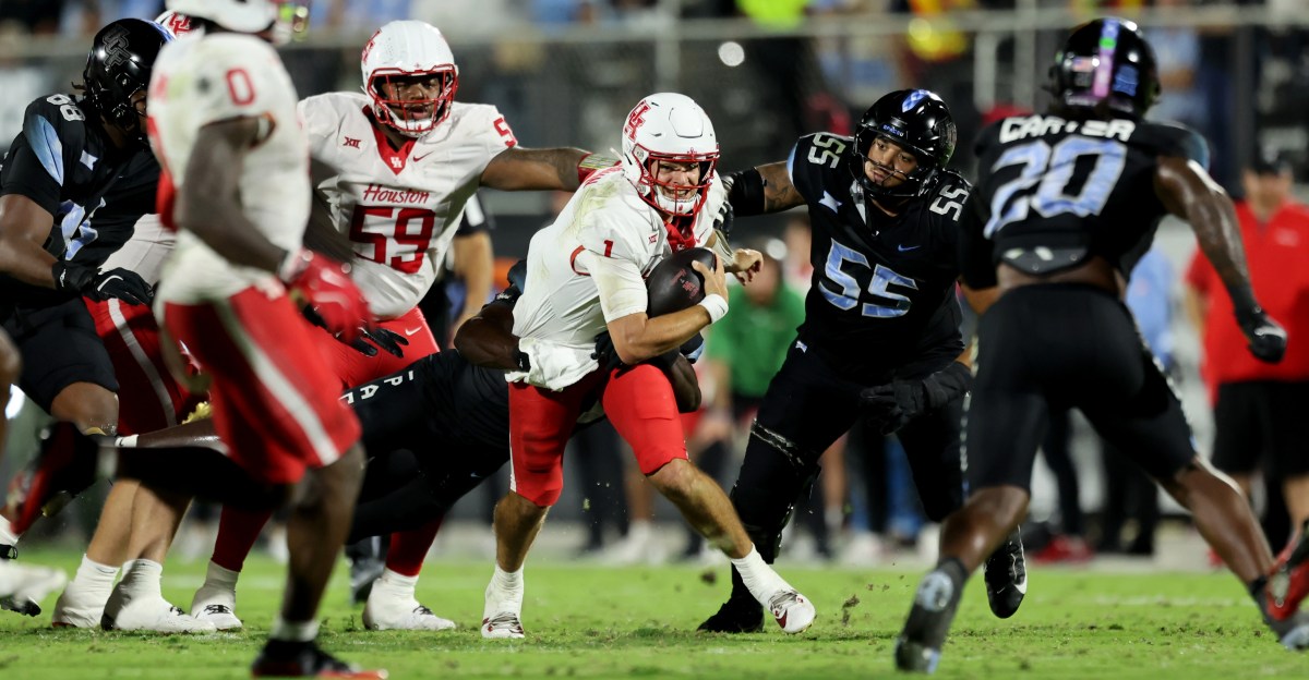 Houston prevents successful launch, ends UCF’s Space Game streak, 30-27