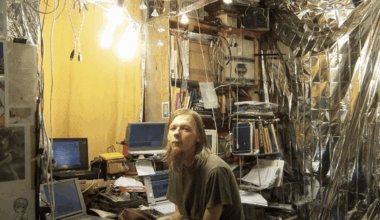 This is what all Swedes look like. I refuse to believe differently.