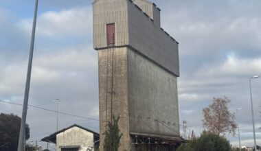 Edifício junto Estação Comboios Leça do Balio