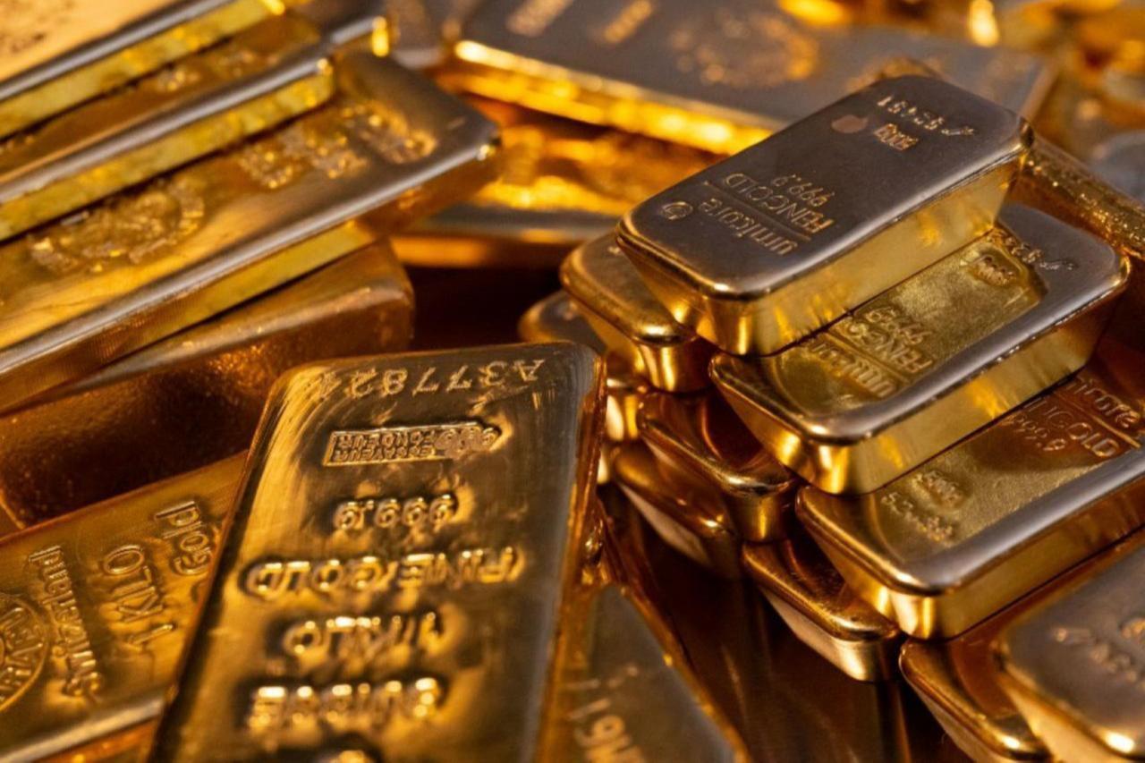 Gold rises to 3-week high as US shutdown ends, Fed rate cut bets build