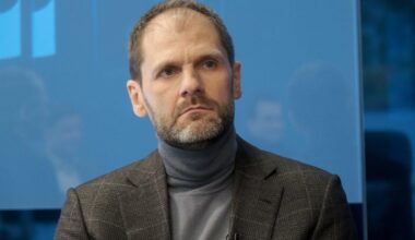 Cik pamatots bijis valsts atbalsts kokrūpniecības uzņēmumiem? - SIA "PATA" iegādātās luksusa klases automašīnas. - "Mums nav ar "Škoda" jāvadā savi partneri! Kāpēc mums tas būtu jādara? Mums ir savs prestižs, sava kaut kāda ētika"