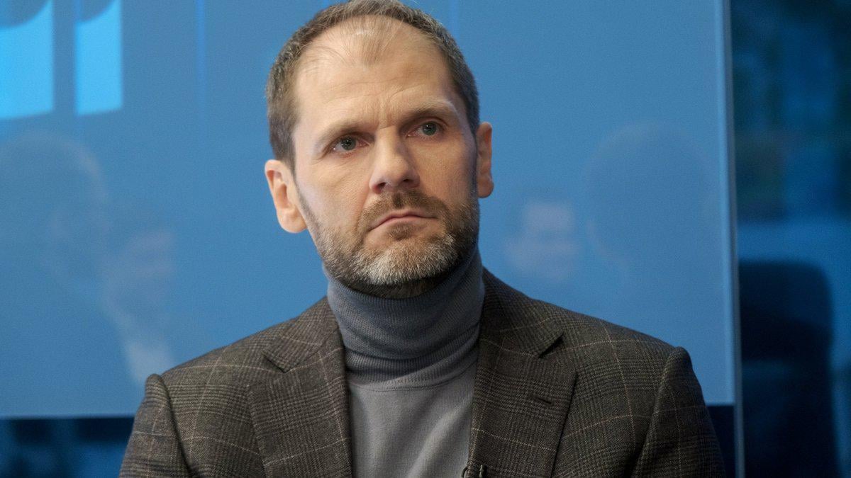 Cik pamatots bijis valsts atbalsts kokrūpniecības uzņēmumiem? - SIA "PATA" iegādātās luksusa klases automašīnas. - "Mums nav ar "Škoda" jāvadā savi partneri! Kāpēc mums tas būtu jādara? Mums ir savs prestižs, sava kaut kāda ētika"