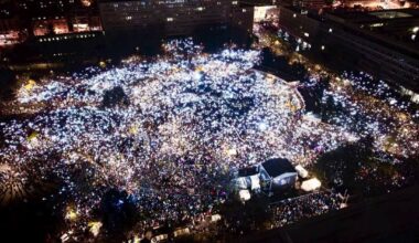 Ötvenezren kiabálták a szakadó esőben Pozsonyban, hogy elég volt Ficóból