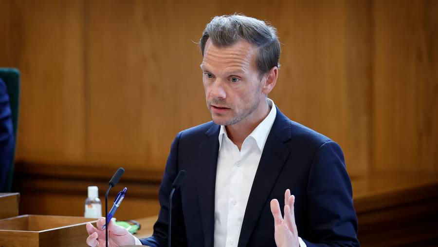 Ekspert om nyt lovforslag: - Det er bekymrende [Vil gøre det ulovligt at dele videoer af politibetjente hvis de kan genkendes]