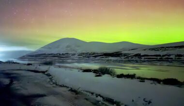 Driving to Ullapool tonight. Stopped at Loch Glascarnoch for a wee break and noticed some colour in the Skye. Only -6 out.