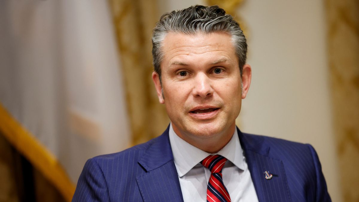 Look out for rumor Hegseth poked himself in the eye with mascara brush