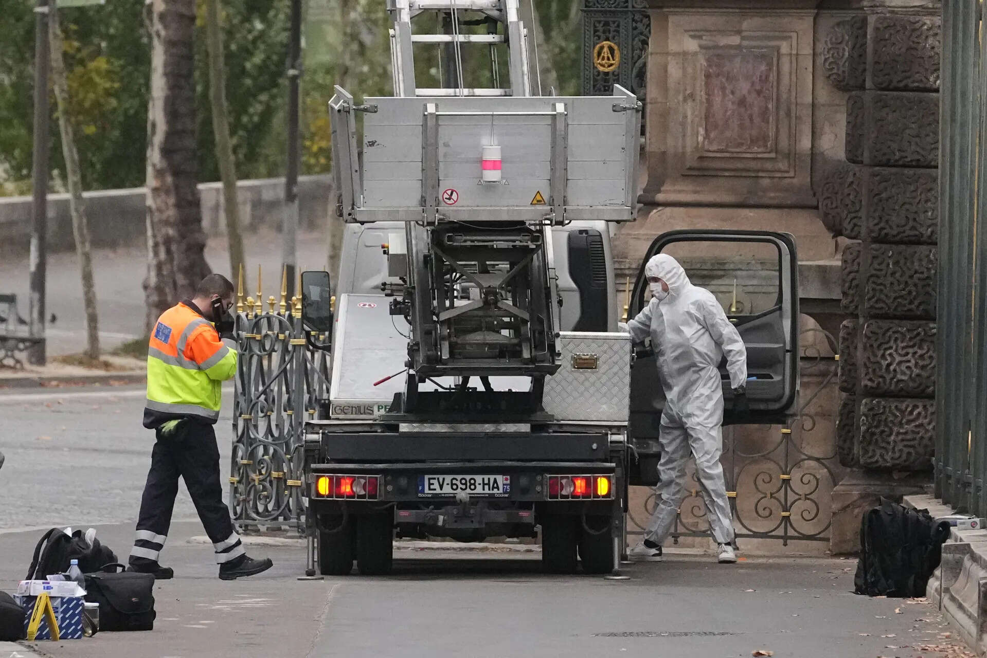 How a German freight lift became an unexpected social media star in the Louvre heist